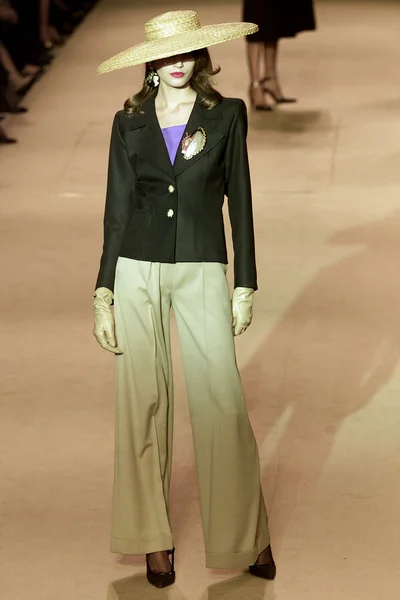 Look 27